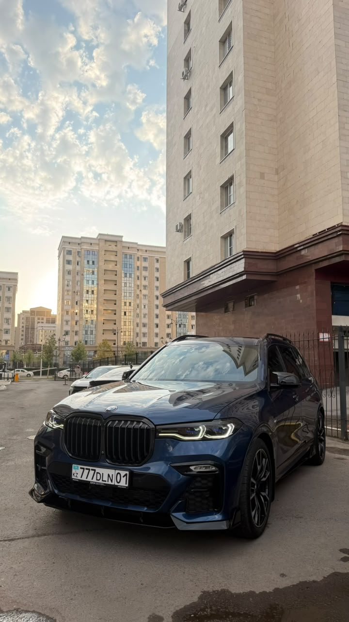 Автоэксперт Ислам проверяет BMW X7 M-Sport в Астане